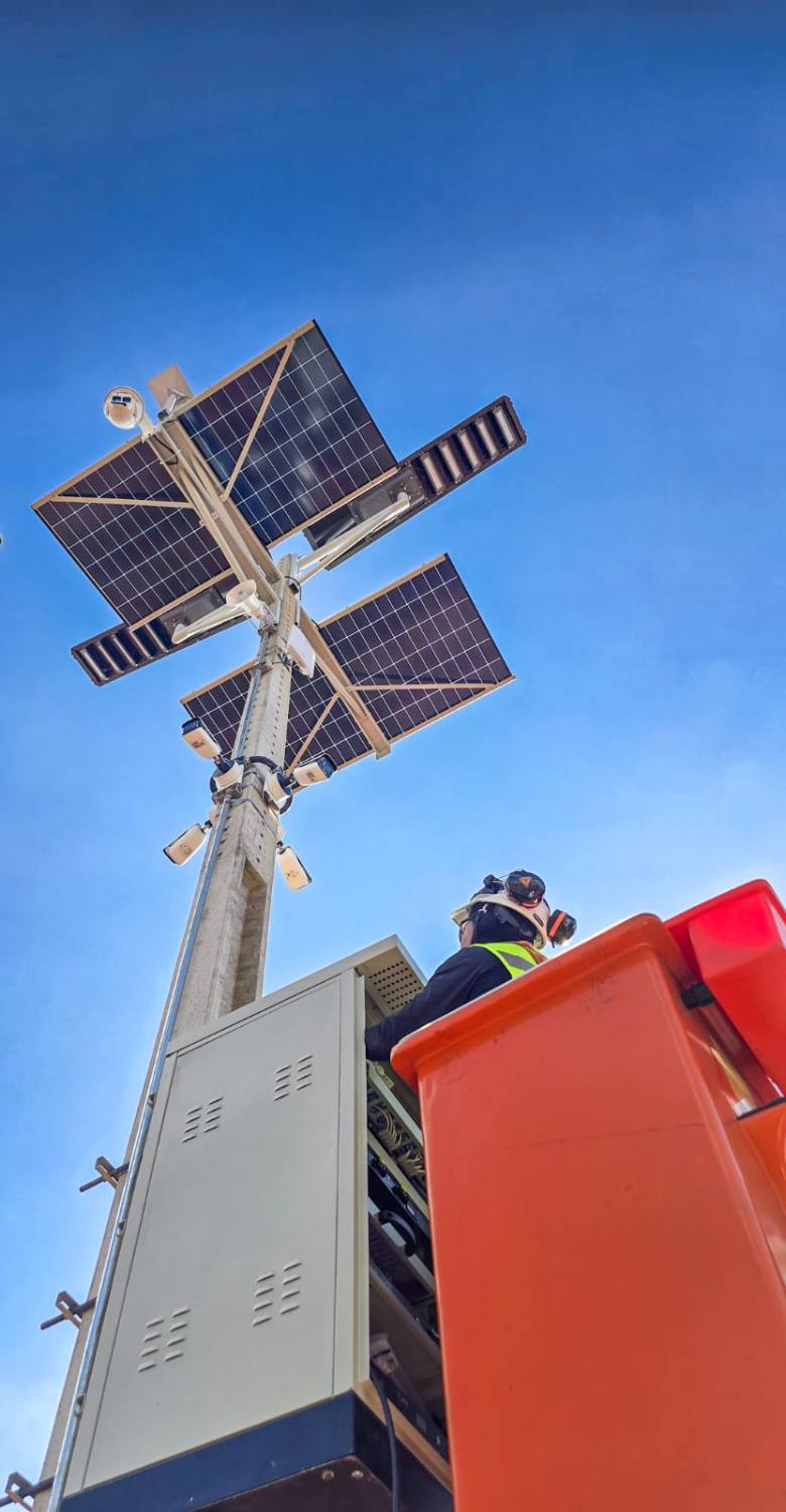 Instalação de torre solar